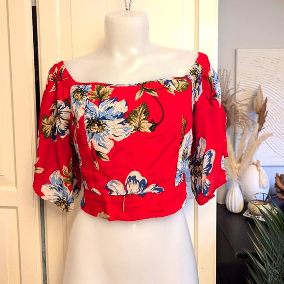 Band of Gypsies Floral Crop Top - Picture 3 of 5